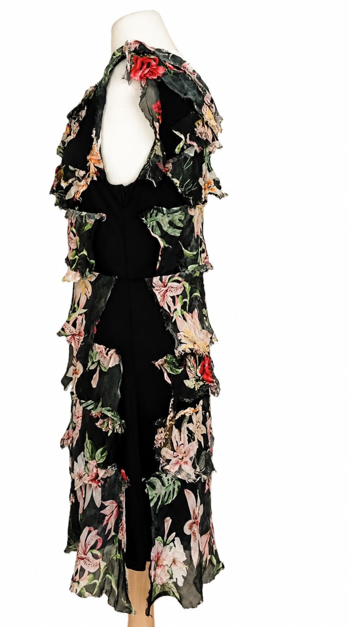 Vintage Black Silk Floral Ruffle Dress: Layered Boho Tiered Fairycore Dress, foto 3 di 5