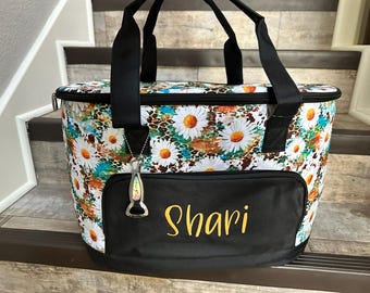 Monogrammed Wild Daisy Cooler Bag, Navy floral Cooler Bag, Beach Cooler, Pool Insulated cooler, Personalized cooler, Drink Carrier
