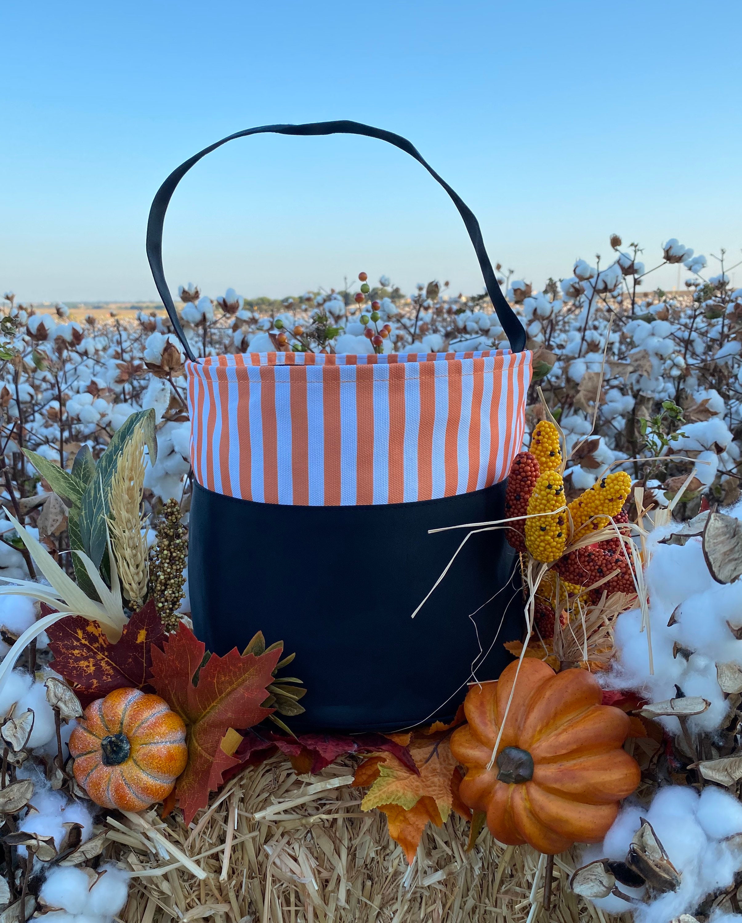 Crisp Halloween Basket Filler Landscape in HD Crisp Halloween Basket Filler Landscape in HD