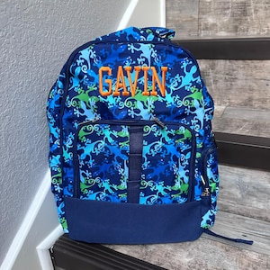 Embroidered Gecko Lunchbox & backpack. Gecko Lunchbox and backpack, personalized backpack and lunchbox, gecko lunch box, gecko boys backpack