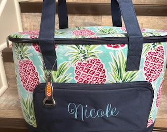 Monogrammed Pineapple Cooler Bag, Personalized Cooler Bag, Beach Cooler, Pool Insulated cooler, Personalized cooler, Drink Carrier