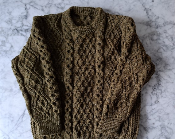 Aran sweater: handknit pullover jumper in Irish wool. Olive green Irish sweater. Aran sweater for him. Irish sweater for him. Mens Aran knit