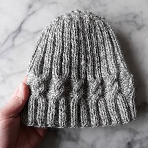 Cable knit beanie: handknit hat in pure wool. Grey cable beanie. Gray knit beanie. Aran knit hat. Men&#39;s beanie. Gift for dad Made in Ireland