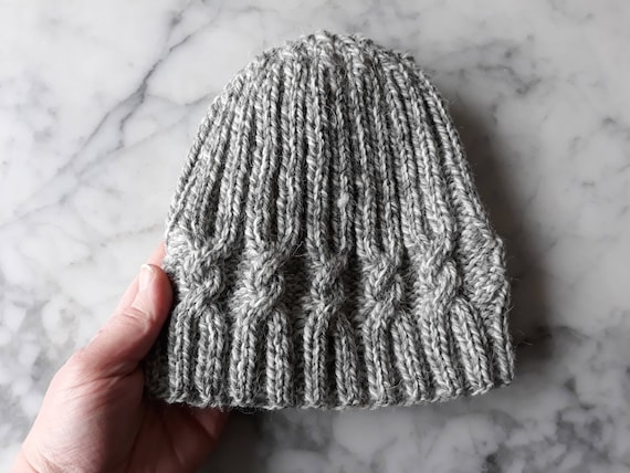 Cable knit beanie: handknit hat in pure wool. Grey cable beanie. Gray knit beanie. Aran knit hat. Men's beanie. Women's hat. Made in Ireland
