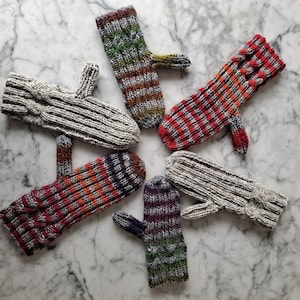 Mitten knitting pattern: Simple cable mittens. Gift knitting pattern. Aran mitten pattern Mittens for him. Mittens for her. Original design.