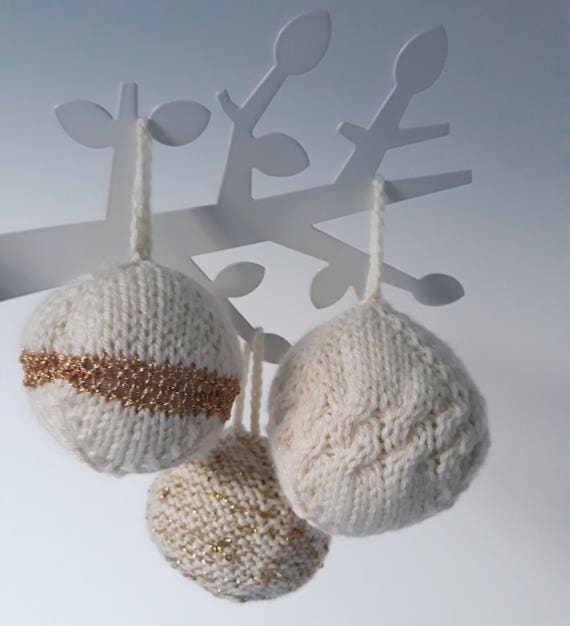 Knitting pattern PDF: instant download pattern for Christmas knit baubles. Knit Christmas decorations. Make your own baubles. Xmas baubles.