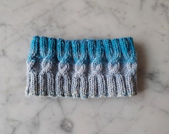 Cable knit headband: two tone blue fade hairband. Made in Ireland. Turquoise baby blue headband. Cottagecore headband. Cable knit hairband.