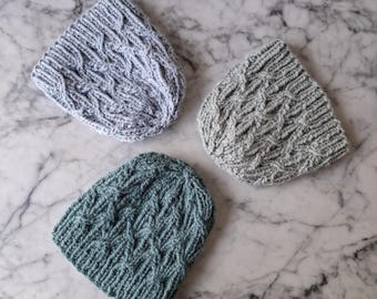 Handgestrickte Alpaka Mütze: Aran Zopfmuster