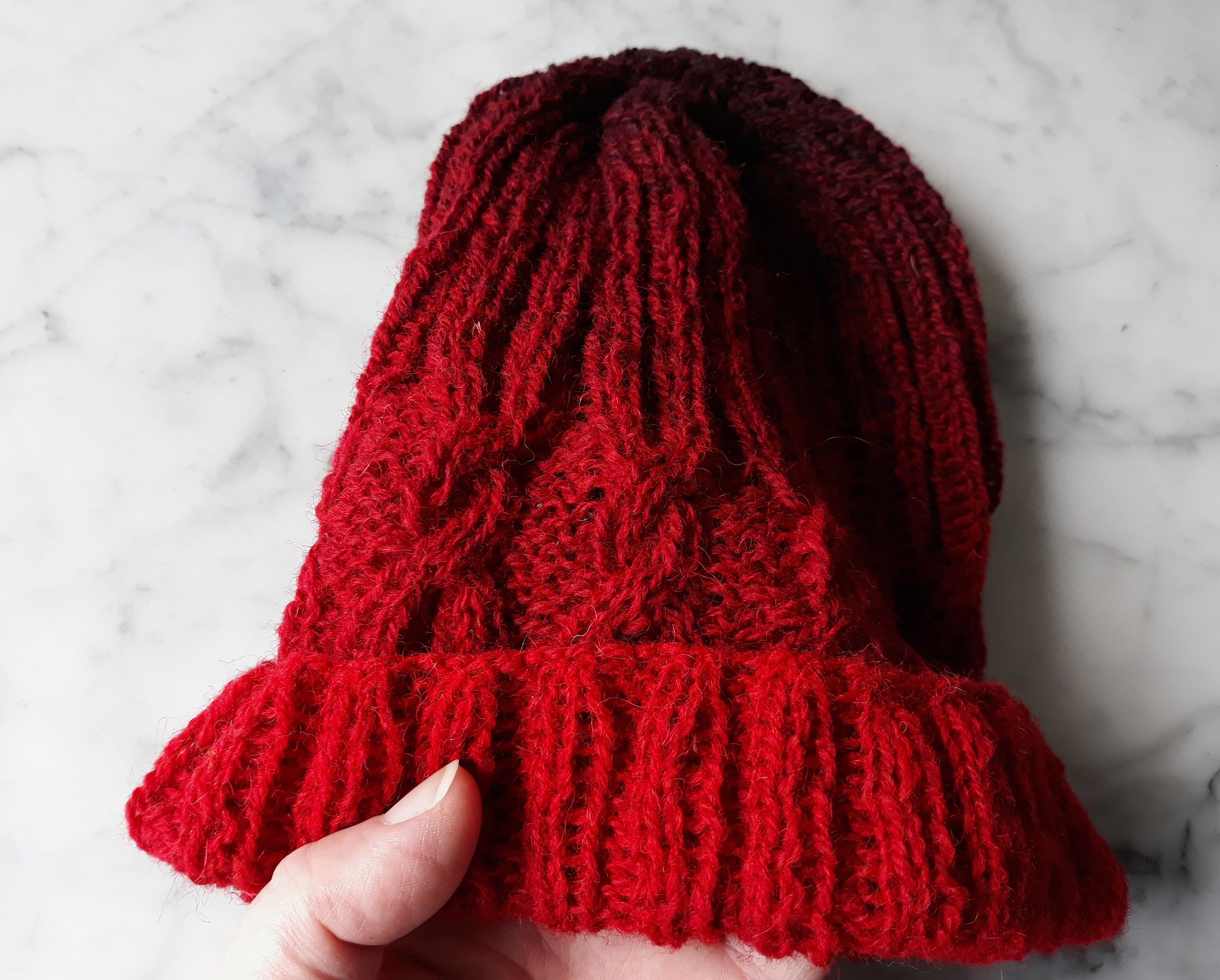 Cable Knit Beanie: Fade Beanies in 