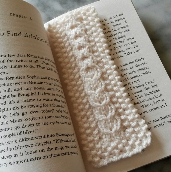 Knit bookmark with Aran heart cable in cream white yarn. Original design. Made in Ireland. Great gift for booklover. Aran bookmark.