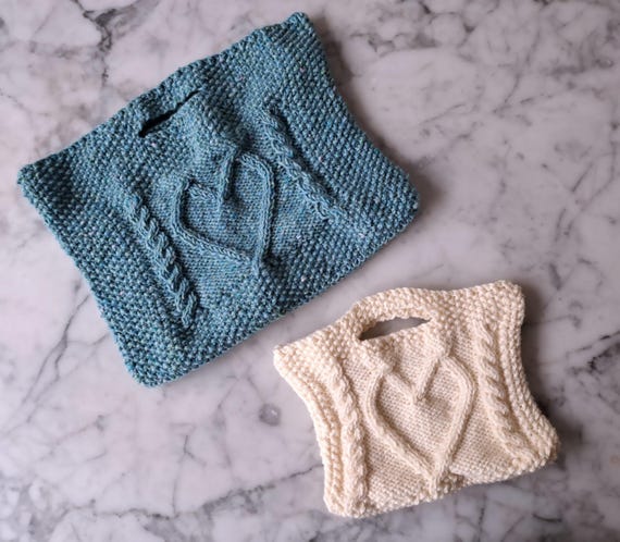 Aran Love Bag knitting pattern: heart cable bag to knit. Digital download. Gift bag to knit. Handbag to knit in two sizes. Bag knit pattern.