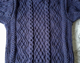 Aran - Pullover: handgestrickter Aran - Pullover aus reiner blauer Wolle, Größe XXXL