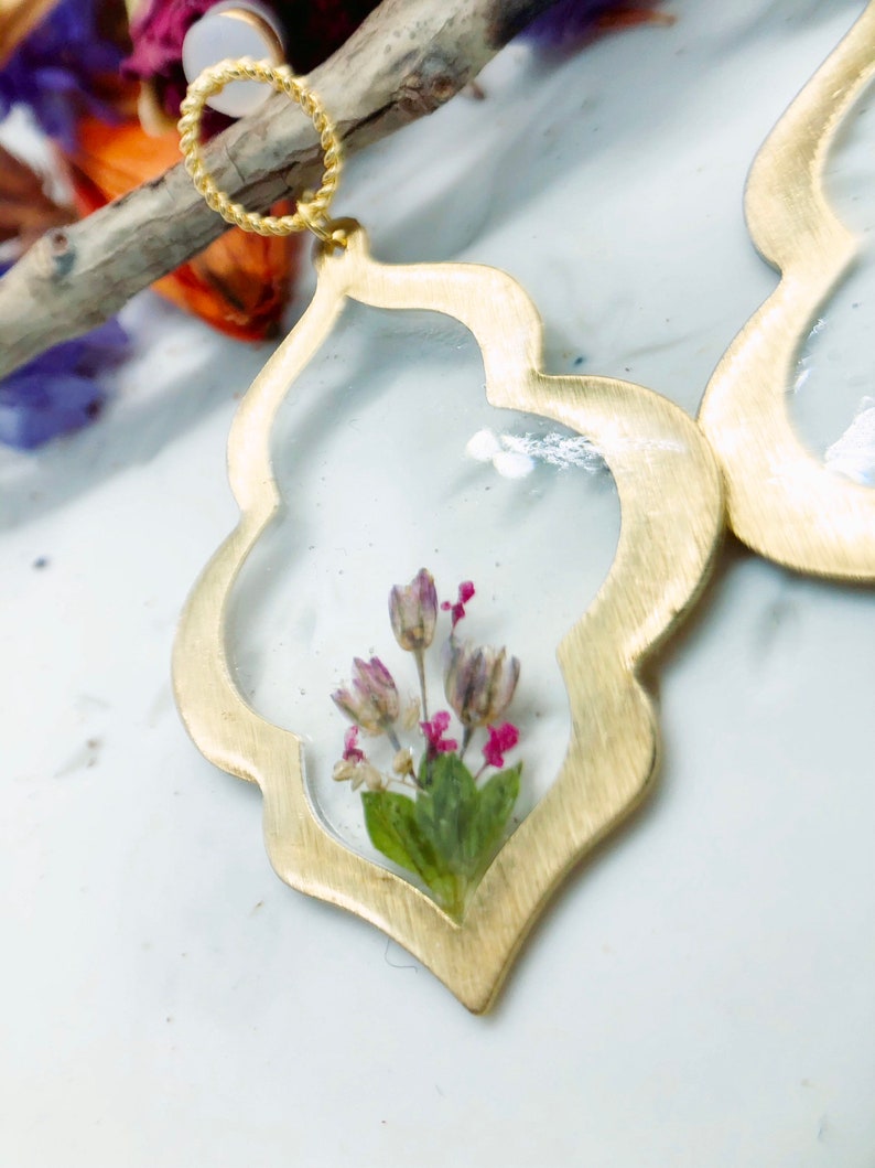 Ethnic accessories Jewelry resin dried flowers pressed crystals Dangling earrings brass gold pendant real flowers rose resin leaves