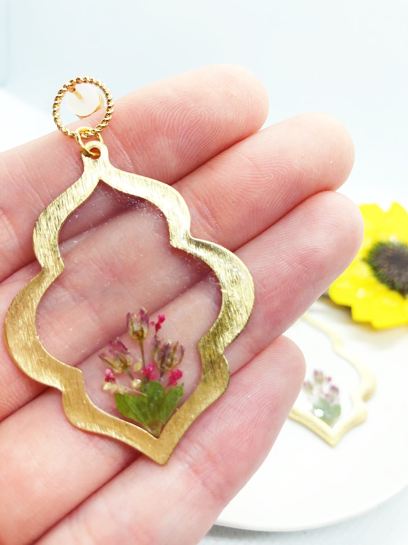Ethnic accessories Jewelry resin dried flowers pressed crystals Dangling earrings brass gold pendant real flowers rose resin leaves