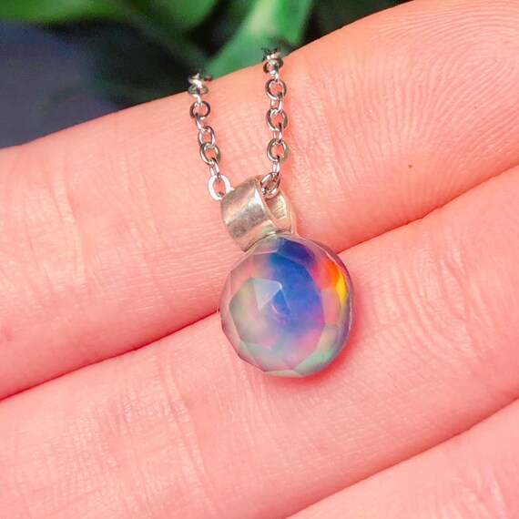 虹入り】2)宝石質AAAオパールのシンプルネックレス