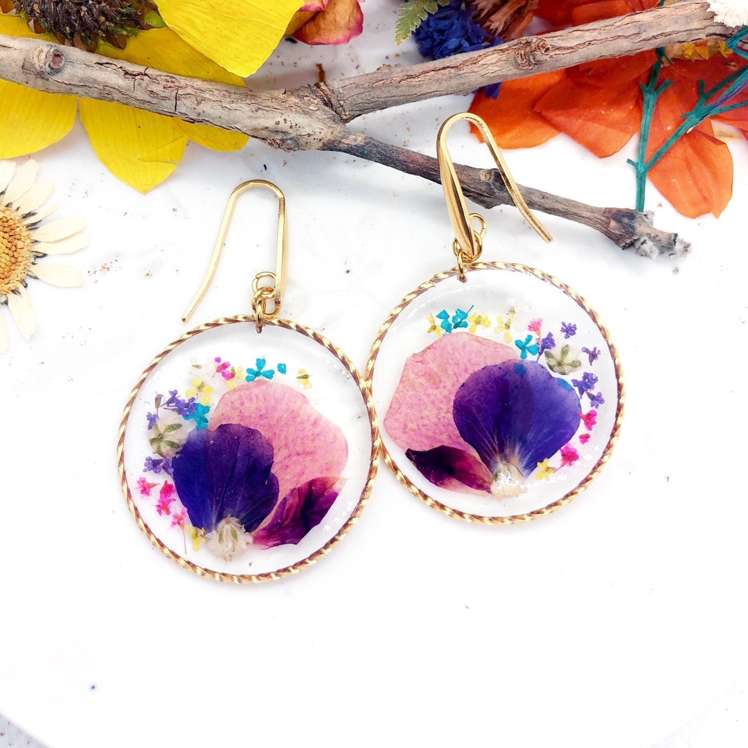 Parure De Bijoux Avec Vraies Fleurs Pressées - Boucles D'oreilles Et Pendentif En Résine - Neuf