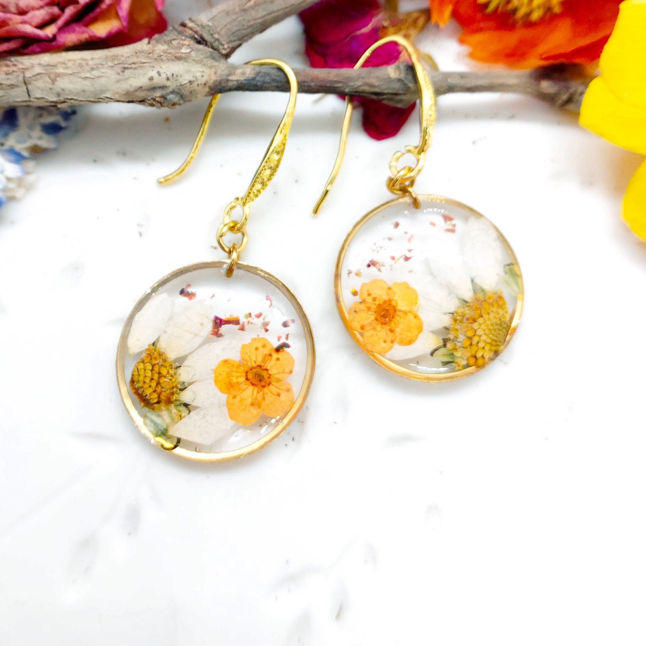 Vintage Resin Pendant Flower - Etsy