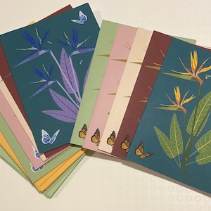 Pack regalo de 10 tarjetas regalo hechas a mano con sobres - Impresiones artísticas originales - Aves del Paraíso Strelitzias Floral - Joyas colores, papeles ecológicos