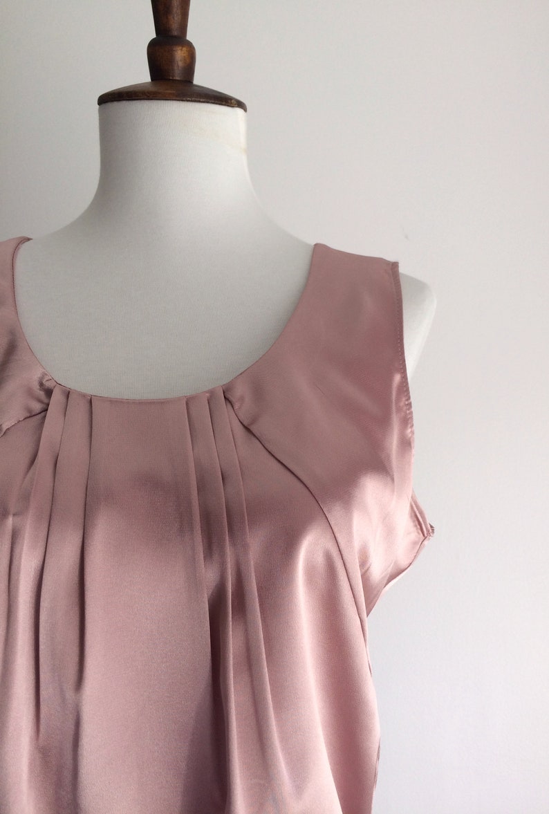 Mauve satiny pleated top