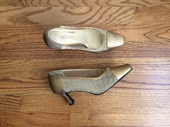 Gold tipped mesh pumps / gold heels / 7