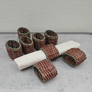 Anelli per tovaglioli in rattan intrecciato a mano in resina verde / Set da 8 / Tavolo da pranzo per feste di Natale, Ringraziamento e matrimonio / Porta tovaglioli vintage