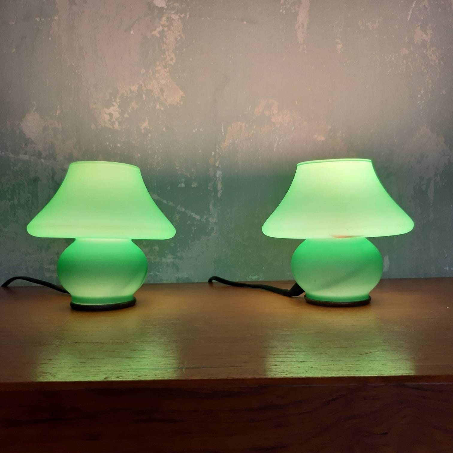 paire de lampes champignon années 80 rétro/chevet modernes en verre vert