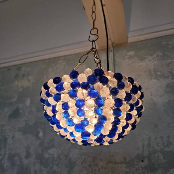 Plafonnier italien vintage en verre de Murano / Lampe à suspension billes de verre soufflé bleues et transparentes