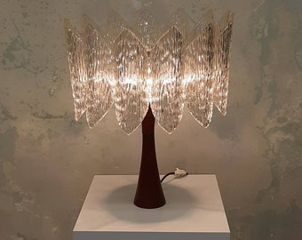 Lampe de table vintage / Pied de lampe en teck / Impressionnant abat-jour en lucite / Lampe de table Mid-Century moderne