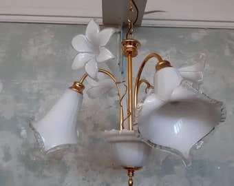 Jaren 1970 Vintage Murano Glazen Bloemlamp Kroonluchter / Handgeblazen Glazen Calla Lelie Bloemtinten / Goud Messing Armatuur door Franco Luce