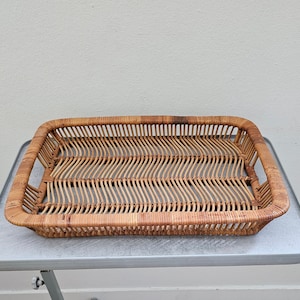 Artek フィンランド トレイ / 1960 年代の籐トレイ / ヴィンテージ愛好家へのユニークなギフト