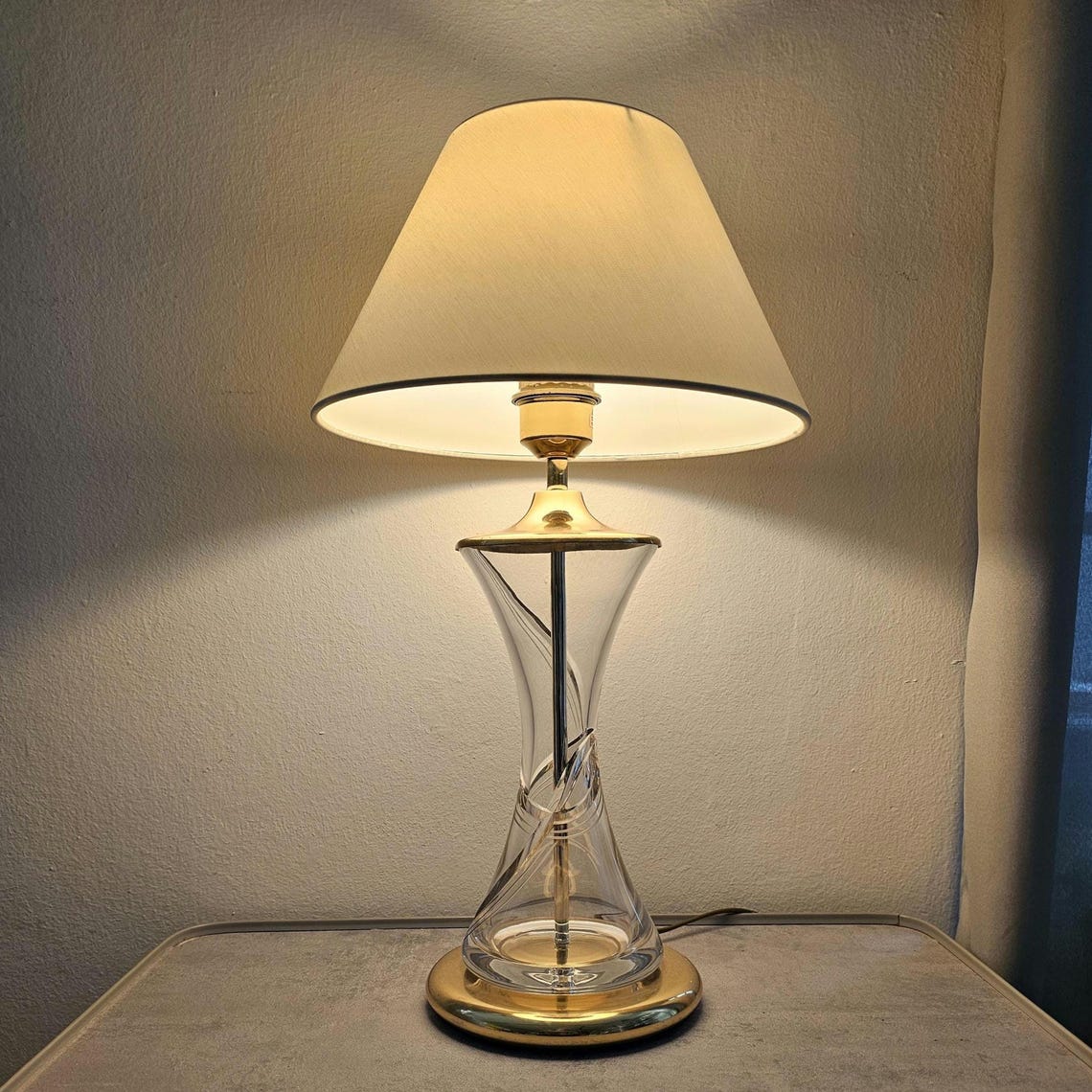 Vintage Table Lamp / Nachtmann Crystal Glass / Off White Lampshade / Gold-tone Brass Lead Crystal Lampbase, foto 4 di 5