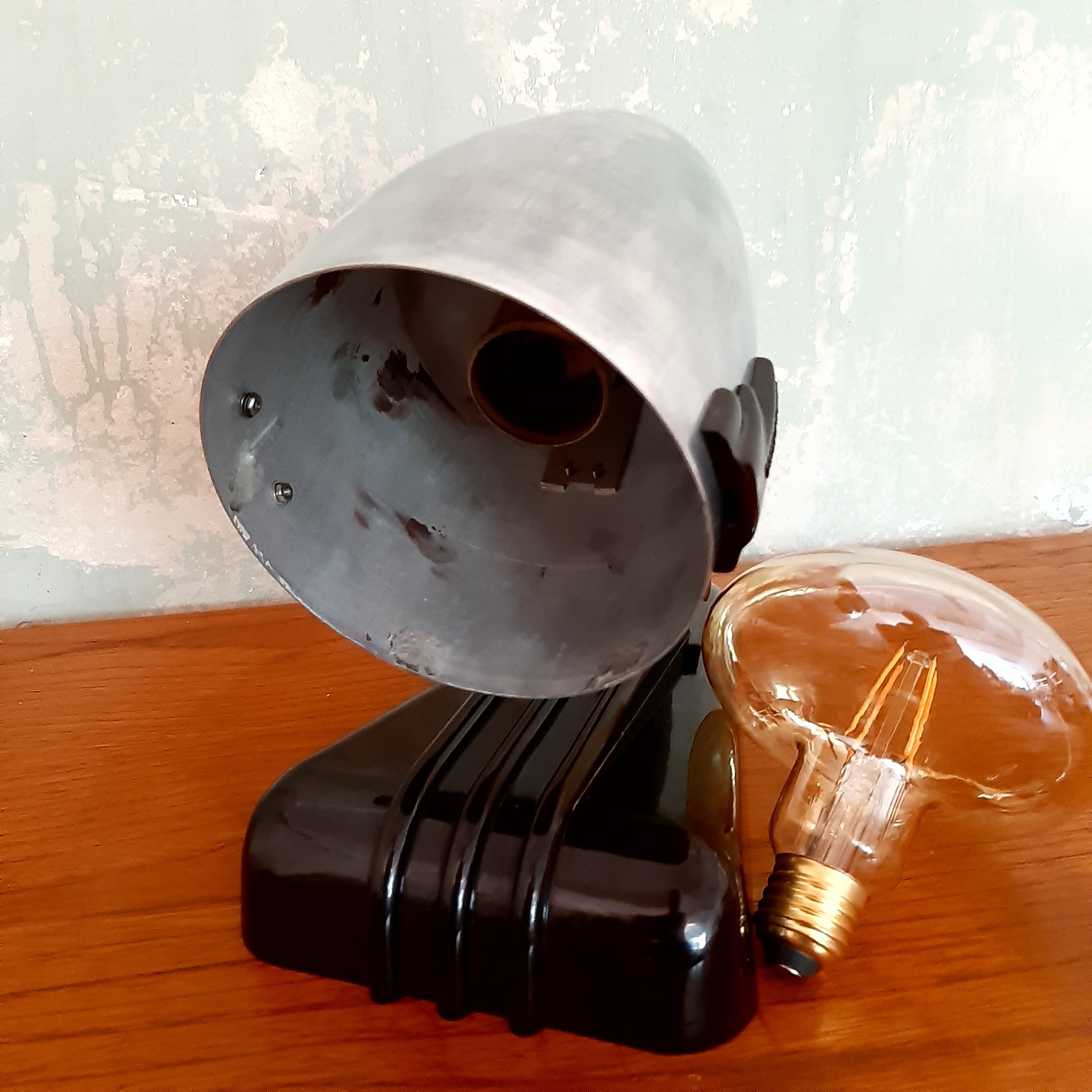 ドイツのOriginal Hanau社製、希少な1930年代のヴィンテージSolilux 
