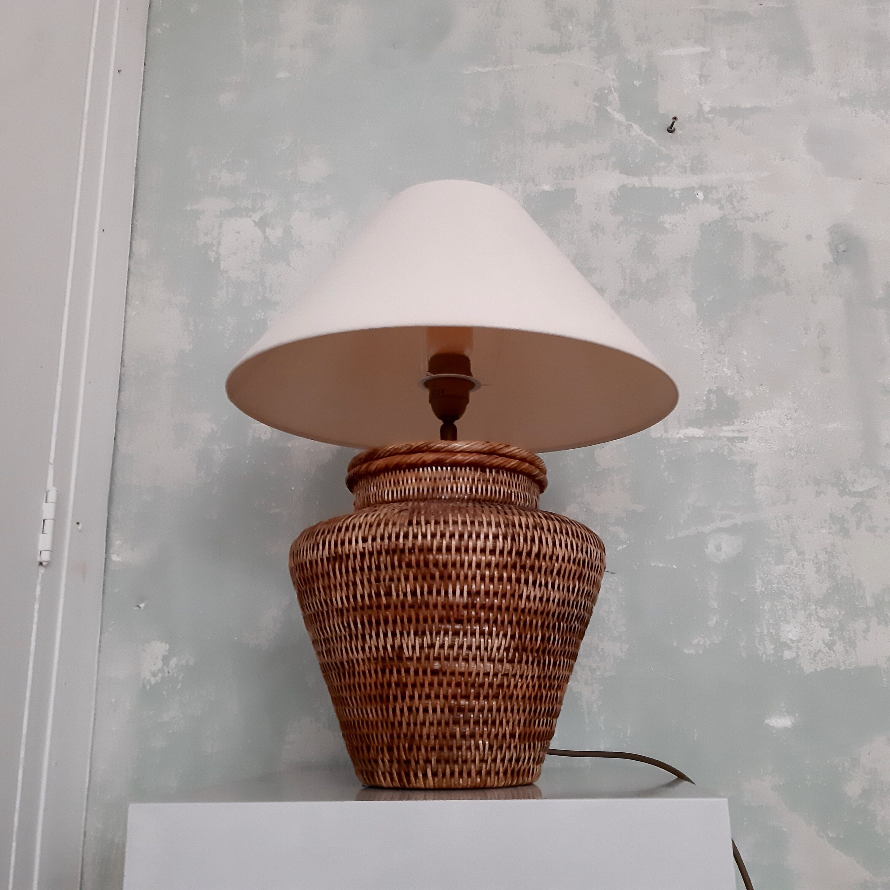 Basket weave table lamp deals