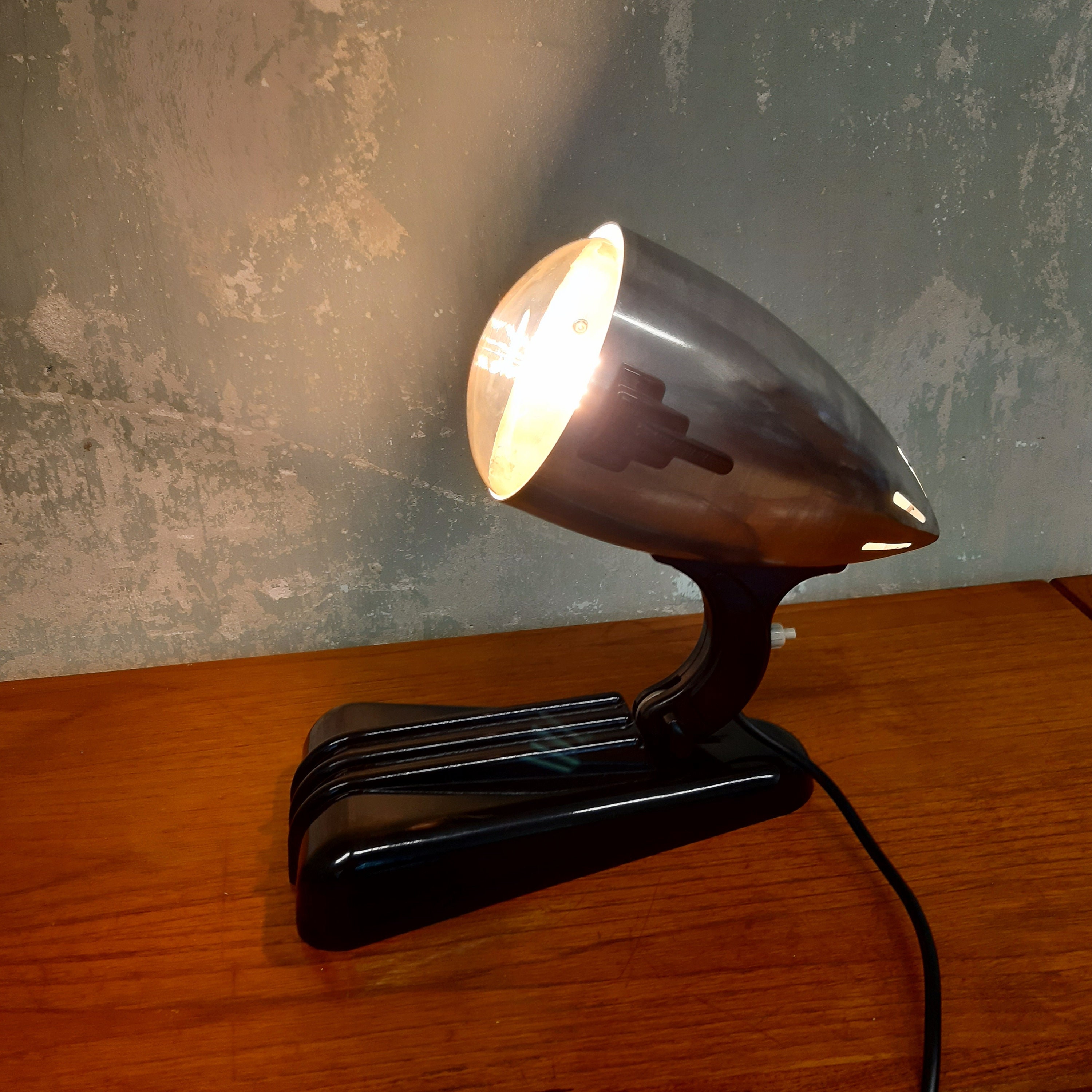 ドイツのOriginal Hanau社製、希少な1930年代のヴィンテージSolilux 
