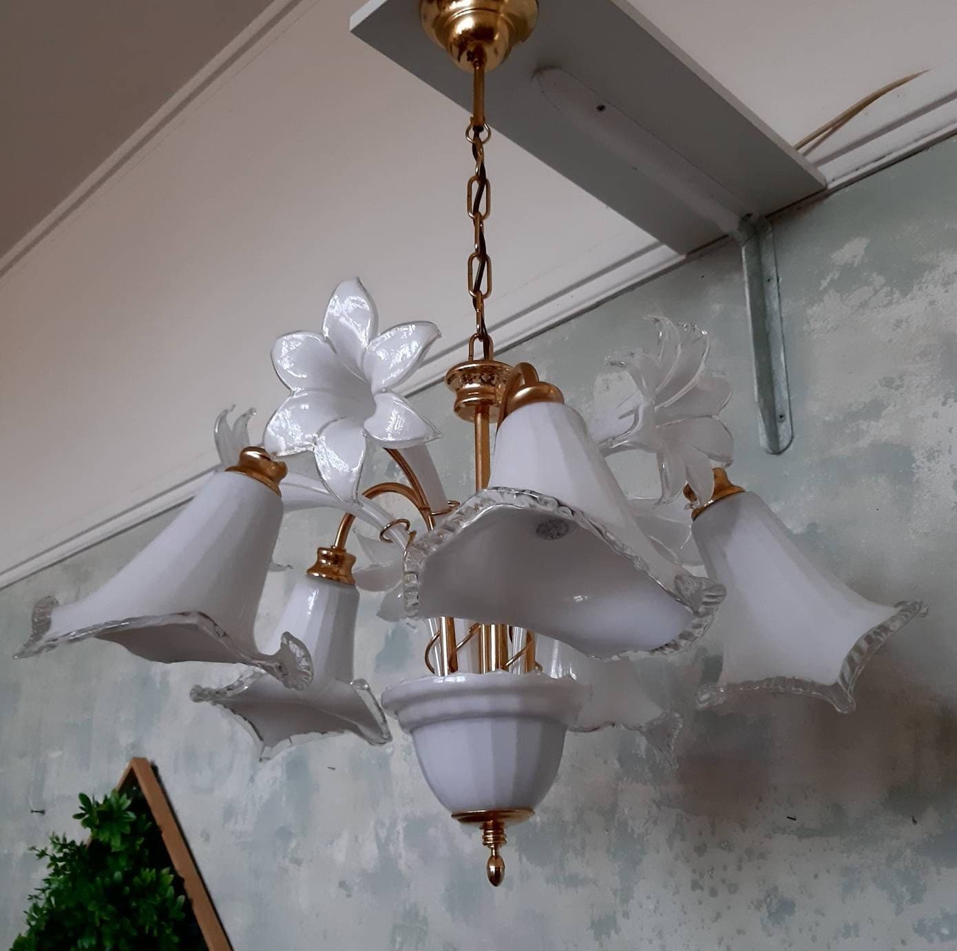 Lily chandelier shop