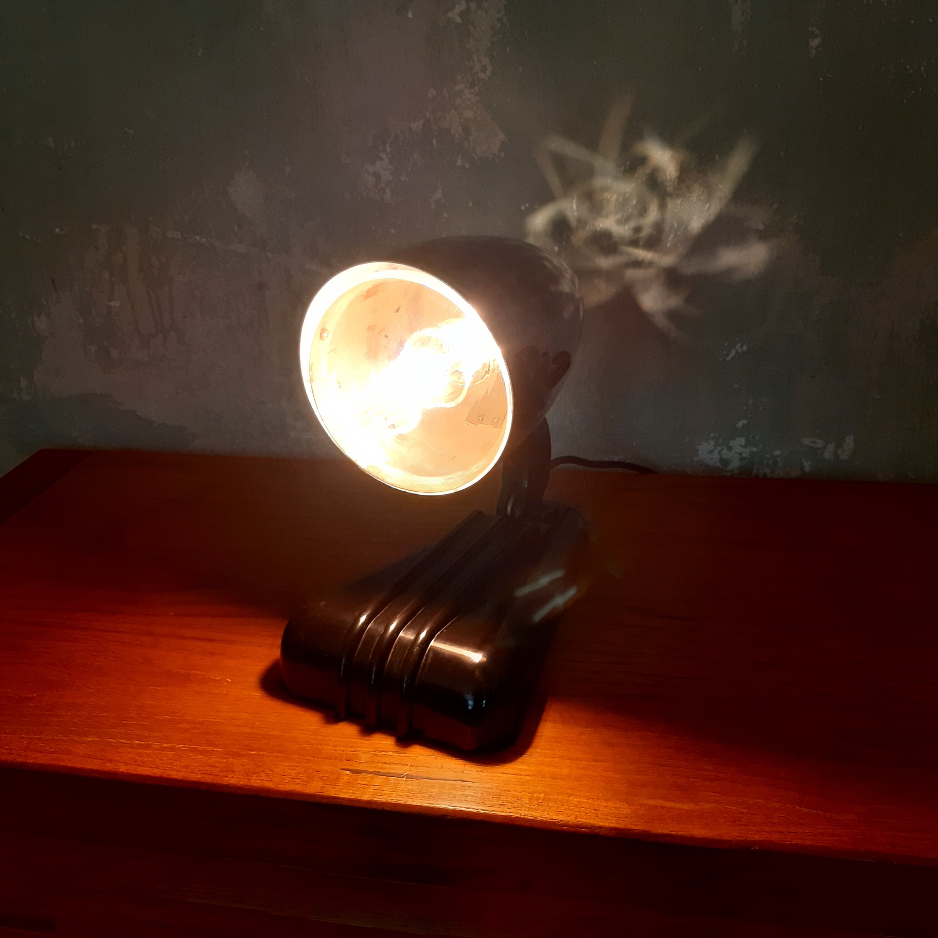 ドイツのOriginal Hanau社製、希少な1930年代のヴィンテージSolilux 