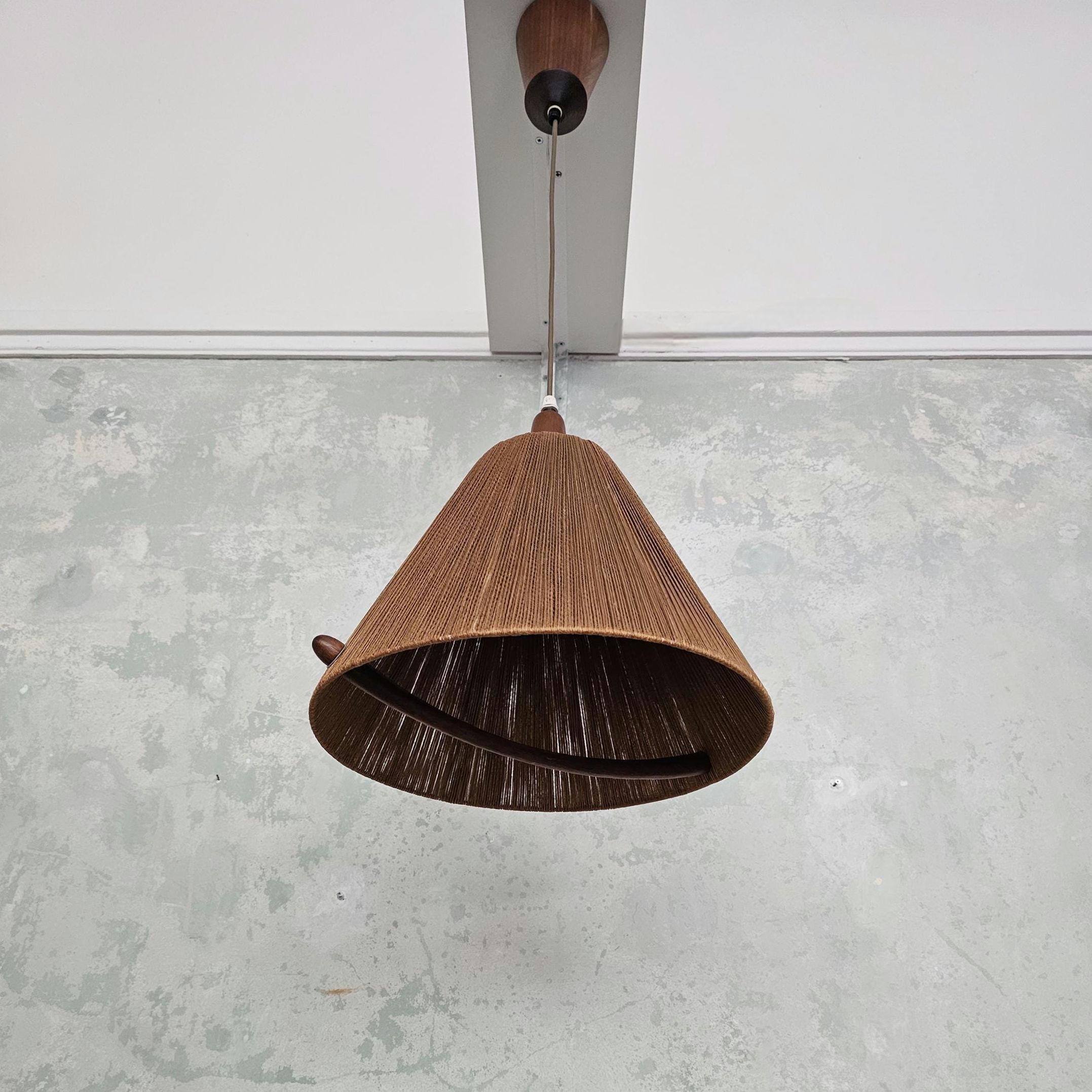 独60年代　Temde 漆塗り木材とファイバーグラス　ヴィンテージ・ペンダント 独60年代 Temde 漆塗り木材とファイバーグラス ヴィンテージ