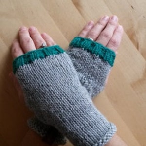 Arm warmerswoolhand-knittedgraygreenblue image 3