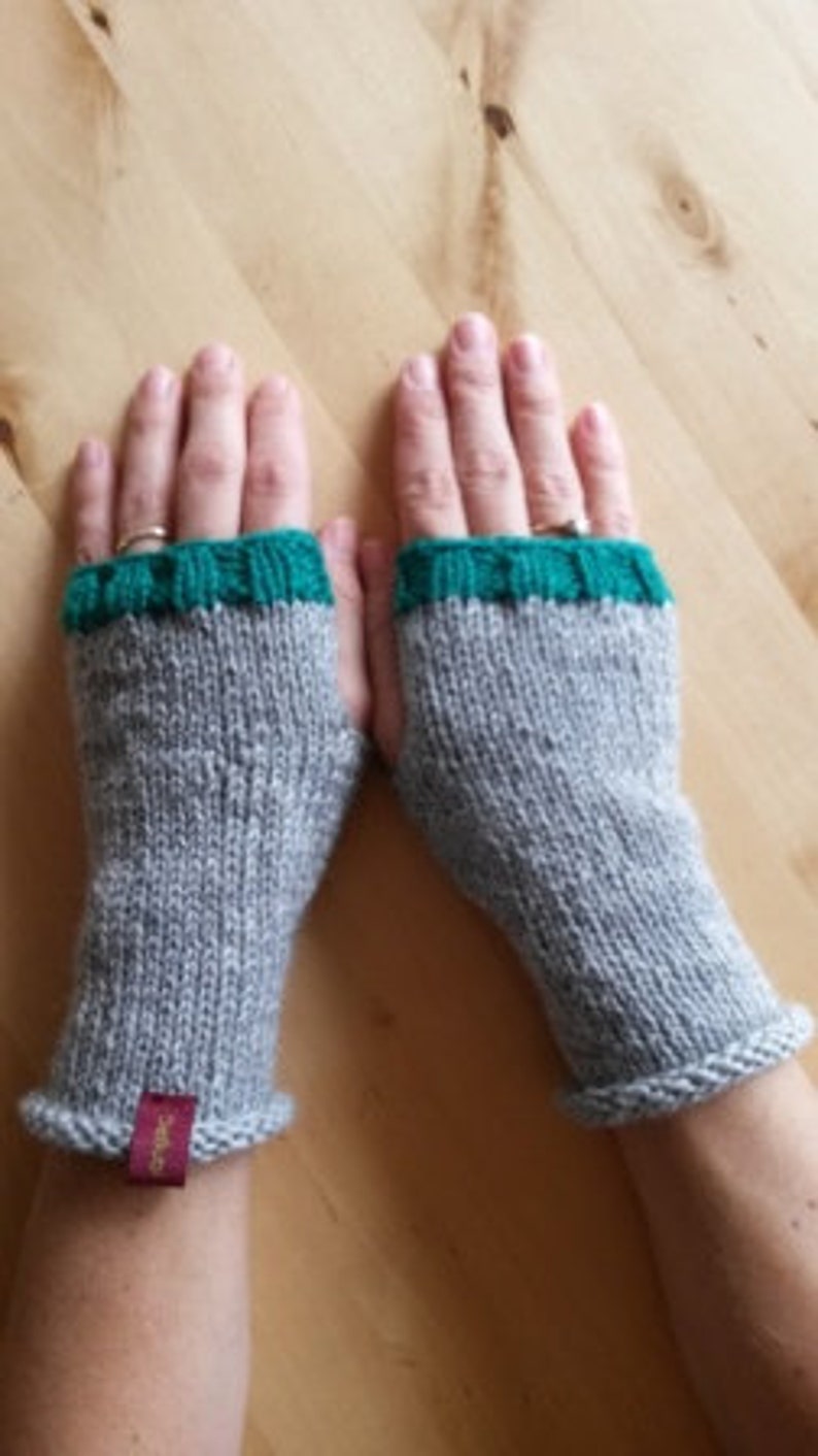 Arm warmerswoolhand-knittedgraygreenblue image 1