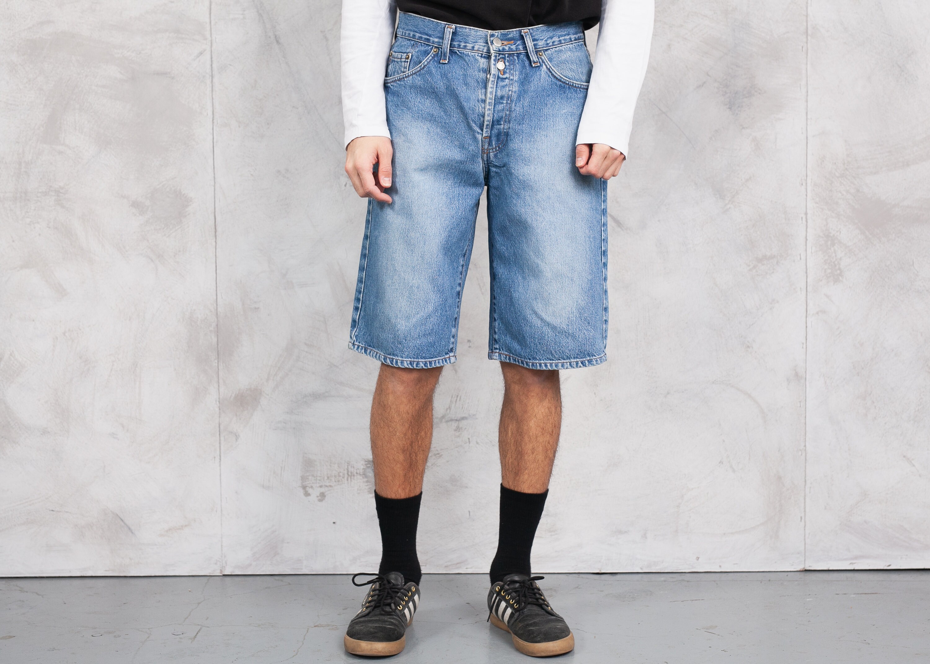 Vintage 90s Faded Denim Shorts . Men 
