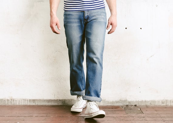 90s Faded Blue Jeans . Vintage Men 