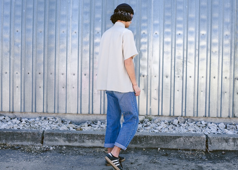 size Medium M Vintage Short Sleeve Vacation MinimalistPrint Summer Top 90s Skater Shirt Oversized Mens Shirt Beige Linen Men Shirt