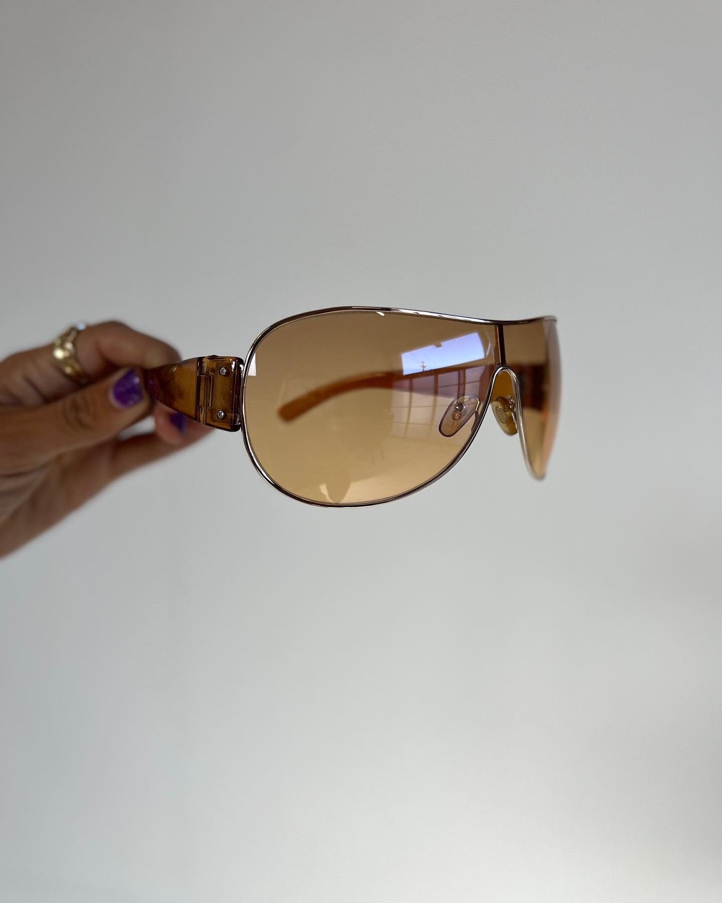 Gold Tan Y2K Wide Frame Sunglasse With Stunning Detailing  display picture 1