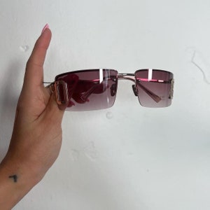 2000s Y2K Frameless Wrap Rose Lense Sunglasses With Gold and