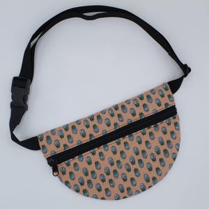 Canvas Fanny Pack, Belt Bag, Fanny Bag, Festival Bag, Sling Bag, Hip Bag, Waist Bag, Bum Bag, Crossbody Bag, Canvas Bag, Fruit, Pineapple