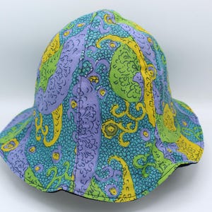 S/M Cotton Reversible Bucket Hat, Bucket Hat, Adult Bucket Hat, Adult Summer Hat, Brim Hat, Fisherman Hat, Sun Hat, Paisley, Vintage