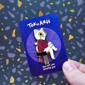 White Gentleman Cat Enamel Pin