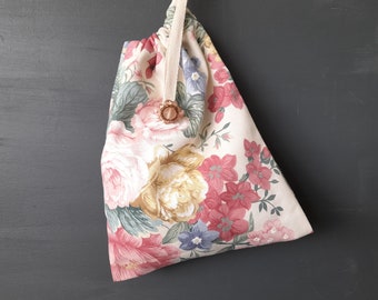 Vintage Floral Bag Drawstring Pink & Cream Vintage Floral Print for Toiletries Make-up Travel gift
