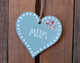 Mum Love Heart Gift Wooden Hand-painted Decoration Love Token Gift for your Mum, Mummy, Mother, Mam