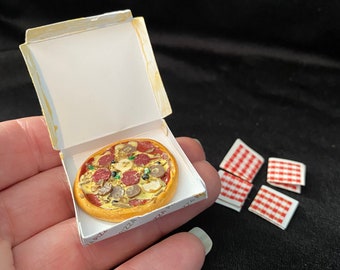 1” Scale Miniature Pizza in a Box with 4 Napkins